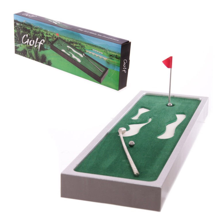 Mini golf game